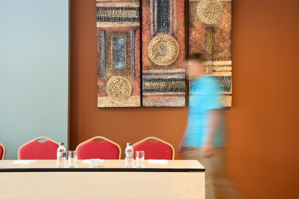 Ibis Budget Jakarta Daan Mogot Exterior photo