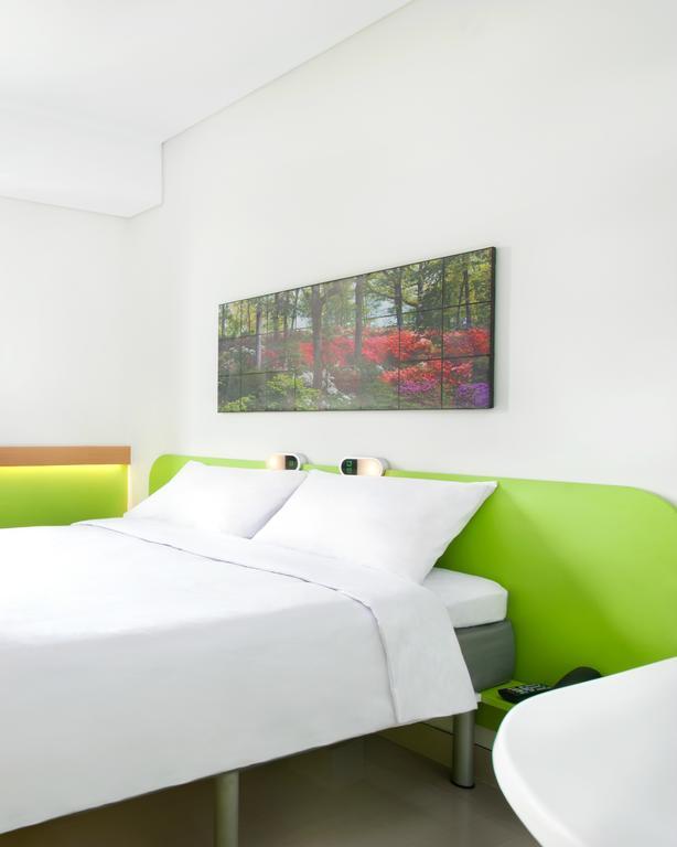 Ibis Budget Jakarta Daan Mogot Exterior photo